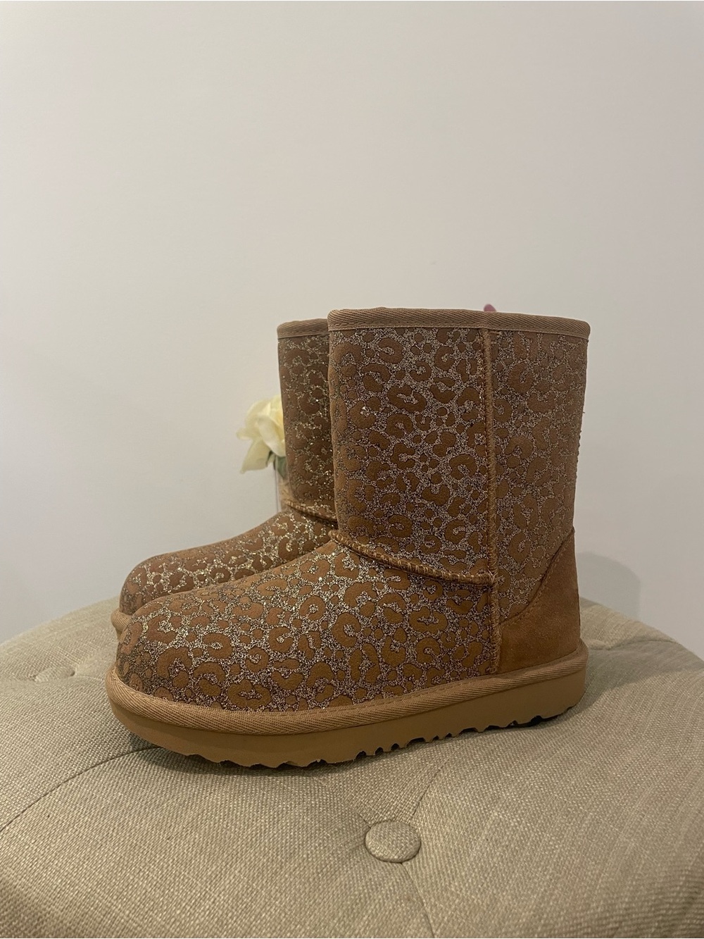 UGG Kids Chestnut Glitter Patterned Shearling Boot - Picture 8 of 13